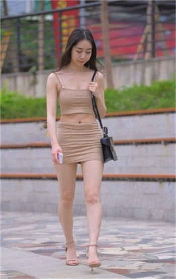 给女s黑冰当狗的视频