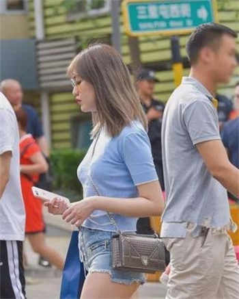 农村小寡妇炕上风流