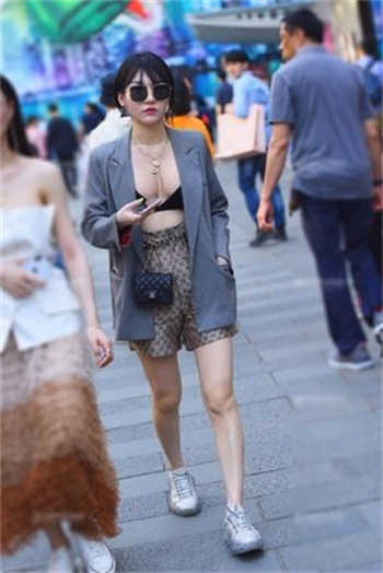 闺蜜嫉妒我有个好男友