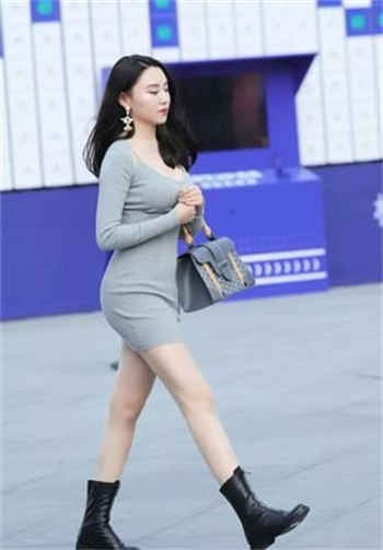 女生磕泡泡文本文字