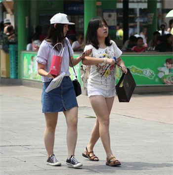 寂寞无助的主妇与快递员
