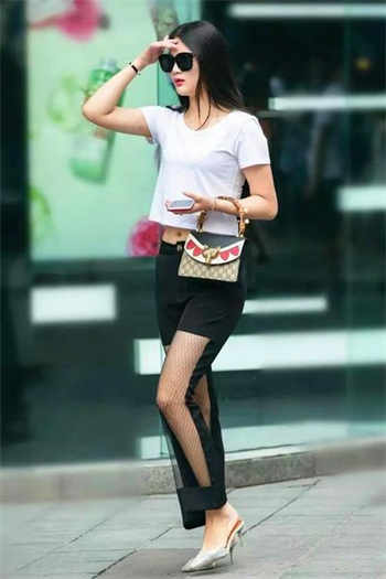 女主叫秦暖男主角叫陆靳
