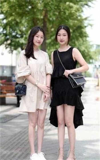 老师弯腰看到老师内衣