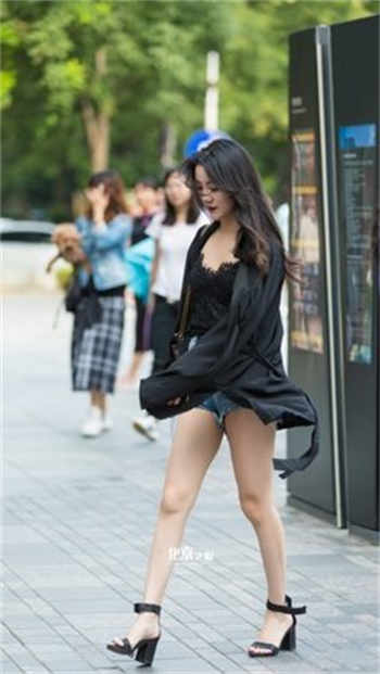 女贼闯空门剧情