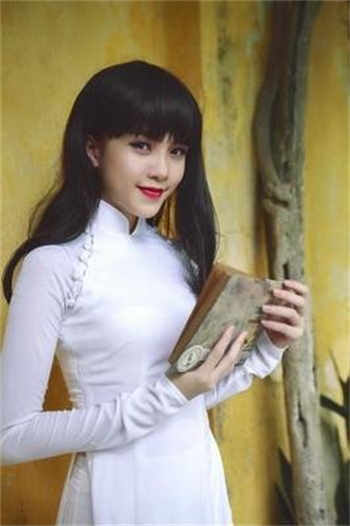 杨一凡晨曦比谁大