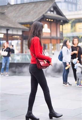 那个小说里女主叫苏卿